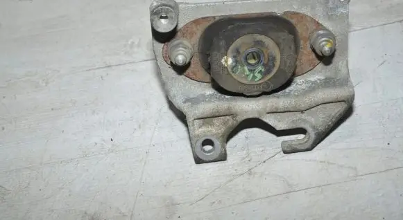 Dacia Lodgy Gearbox mounting bracket 112205217R