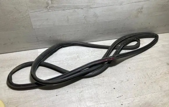 Front door rubber seal