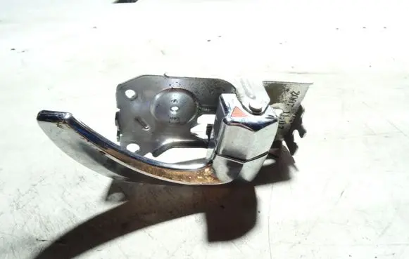 KIA Sorento Rear door interior handle H103