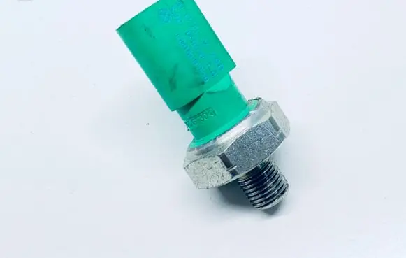 Seat Leon (5F) Oil pressure sensor 04L919081