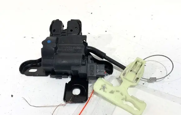 Ford Mondeo MK V Tailgate exterior lock DS73F43282AD