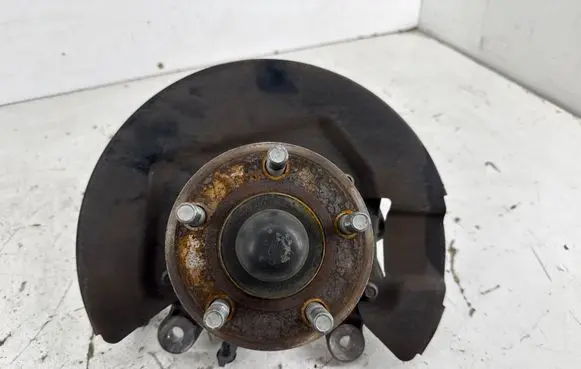 Ford Mustang VI Front wheel hub FR3C8107A