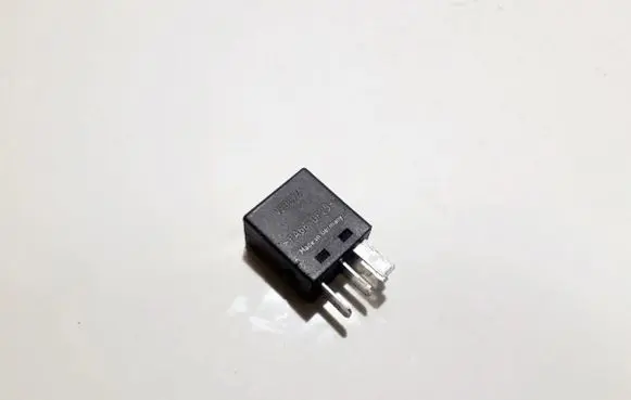 Volvo S40, V40 Other relay mb953382 a1001-x7