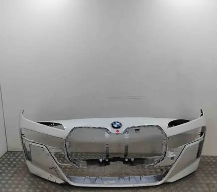 BMW 7 G70 Front bumper 8081544