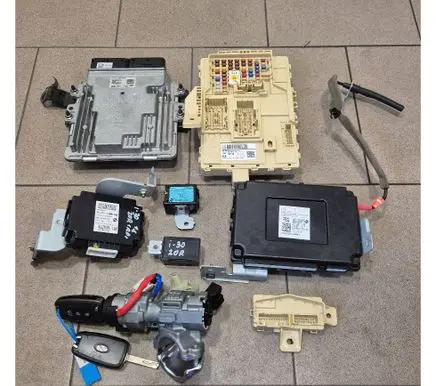 Hyundai i30 Engine ECU kit and lock set 391992U000