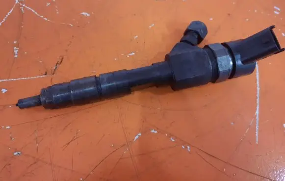 Renault Scenic II - Grand scenic II Fuel injector 8200389369