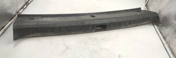 Trunk/boot sill cover protection