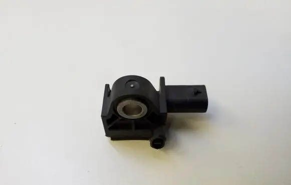 Chrysler Pacifica Airbag deployment crash/impact sensor 68185746AA 53312250