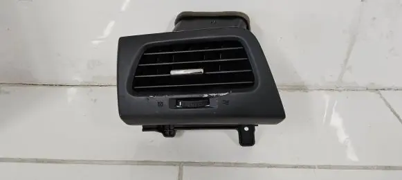 Honda CR-V Dashboard side air vent grill/cover trim 77620TA0A01021