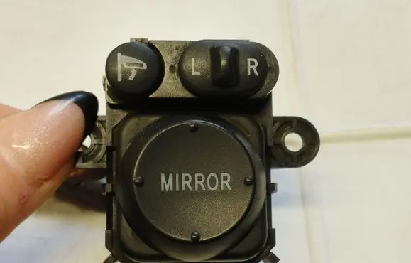 Honda FR-V Wing mirror switch SJD0030