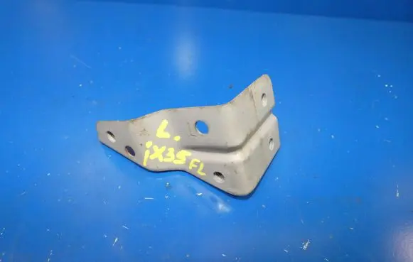 Hyundai ix35 Fender mounting bracket