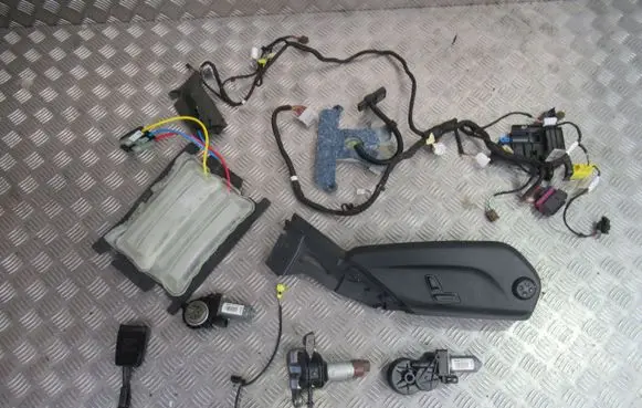 Mercedes-Benz E W213 Front driver seat A0009107708