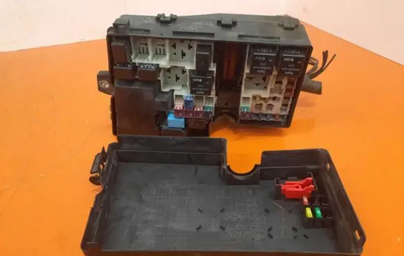 Audi A8 S8 D3 4E Fuse box set BP4K66765