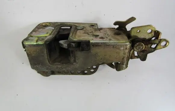Volkswagen Transporter - Caravelle T4 Front door lock 701837015D