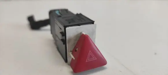 Volkswagen PASSAT B6 Hazard light switch 3CO953509A 34906