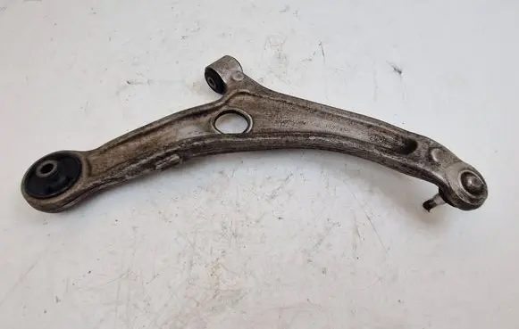 Hyundai i40 Front lower control arm/wishbone 848106