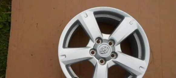 Toyota RAV 4 (XA40) R17 alloy rim 