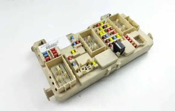 Ford Kuga I Fuse module 7M5T14A073JG