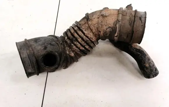 Mitsubishi Carisma Air intake hose/pipe MR312759