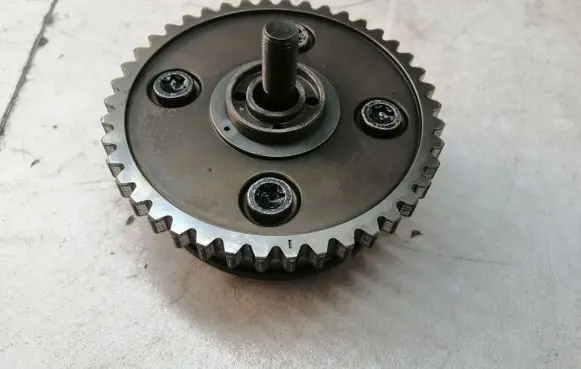 BMW M5 Camshaft pulley/ VANOS 13610513DE 13610513