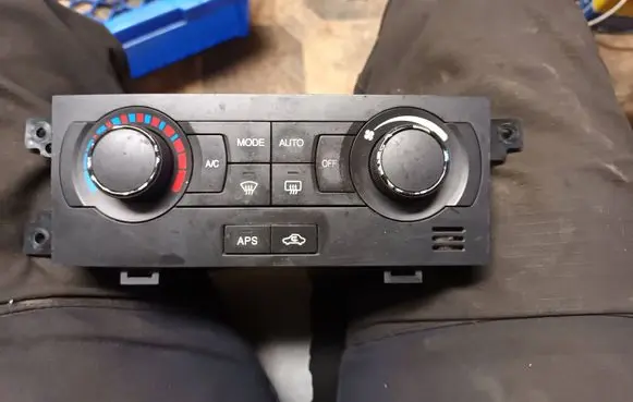 Chevrolet Captiva Climate control unit D8J100615005 20910836