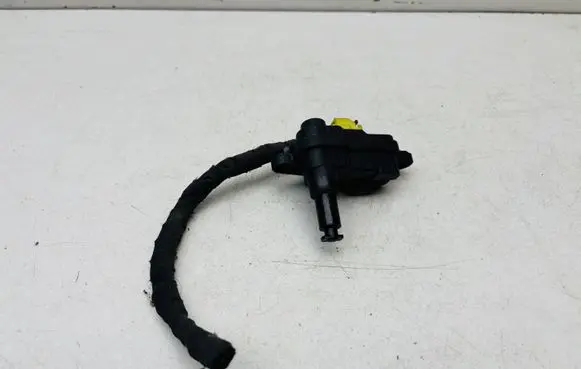 Volkswagen PASSAT B8 Fuel tank cap lock motor 510810773