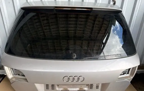 Audi A4 S4 B7 8E 8H Tailgate/trunk/boot lid