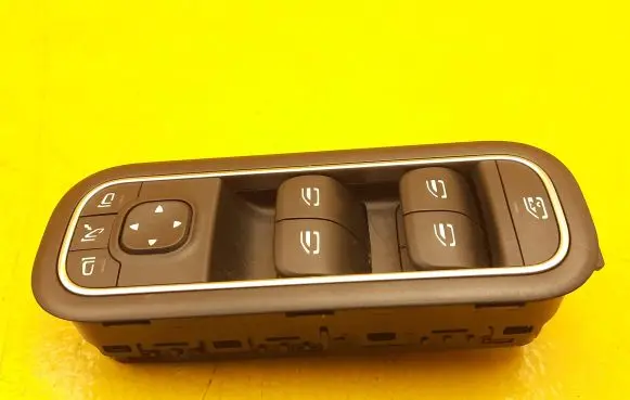 Mercedes-Benz CLA C118 X118 Electric window control switch A1679059803