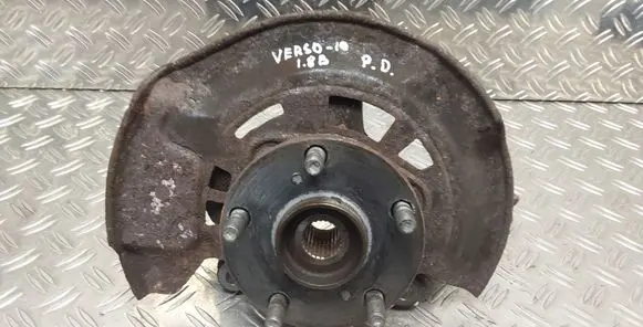 Toyota Verso Front wheel hub