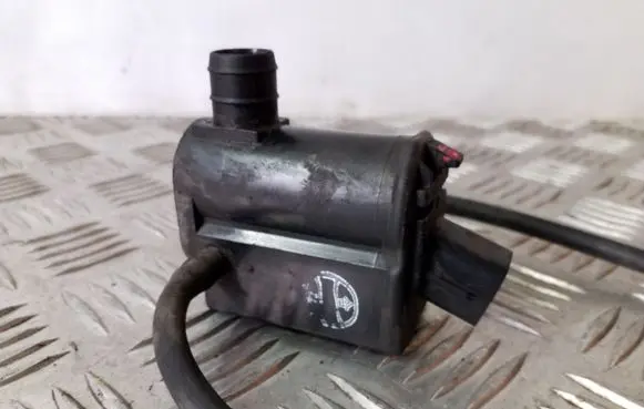 KIA Sorento Windscreen/windshield washer pump 985102J000