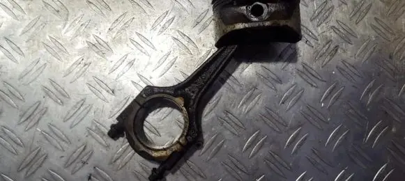 Opel Astra G Piston with connecting rod