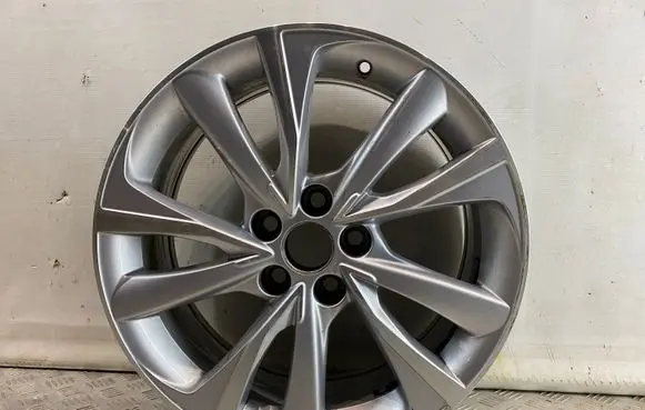 R18 alloy rim