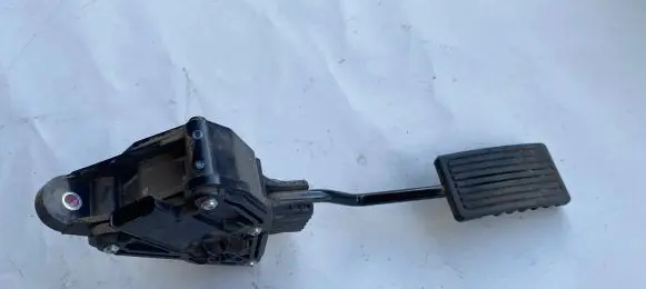 Honda CR-V Accelerator throttle pedal
