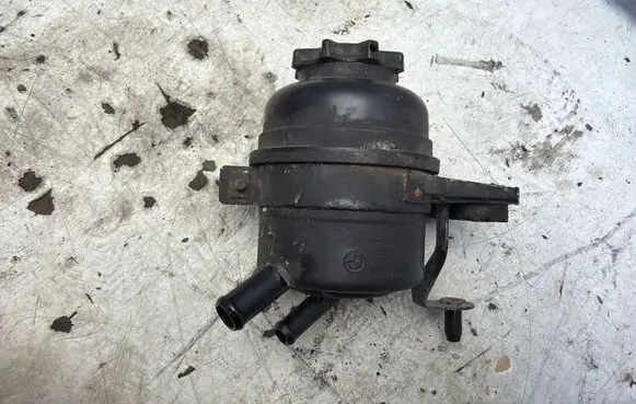 BMW X1 E84 Power steering fluid tank/reservoir 6768094