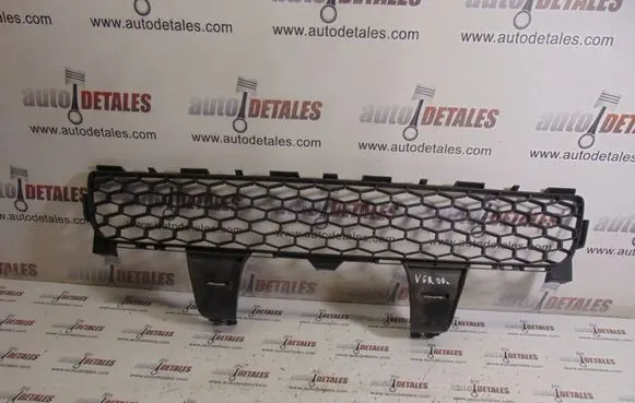 Toyota Corolla Verso AR10 Front bumper lower grill 531120F030