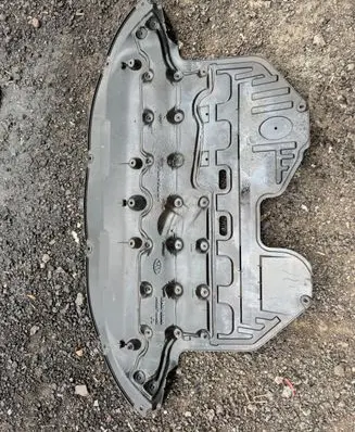 KIA Sportage Engine splash shield/under tray 291113U500