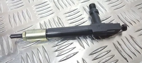 Mazda Premacy Fuel injector 739011E