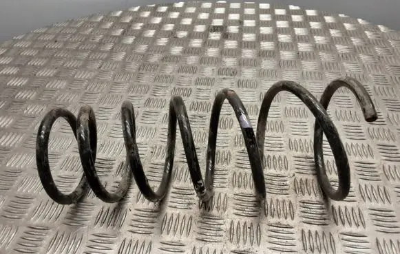 Mazda 323 Rear coil spring