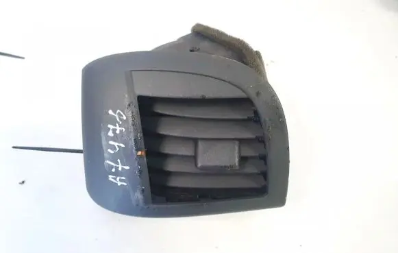 Nissan Micra Dash center air vent grill 01015102