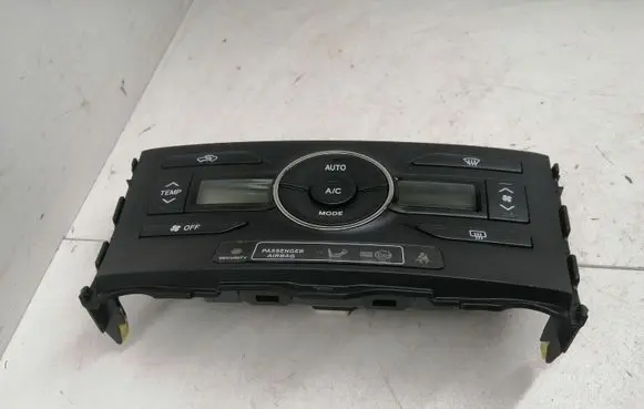 Toyota Auris E180 Climate control unit 5590002350 1B036F000CW0B