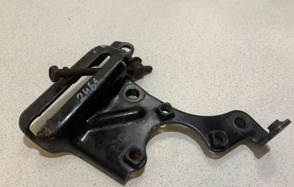 Subaru Outback Generator/alternator bracket 486