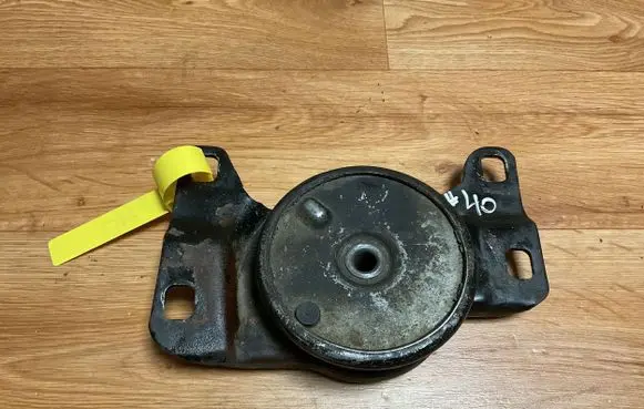 Volvo V50 Engine mount bracket 5N517M121