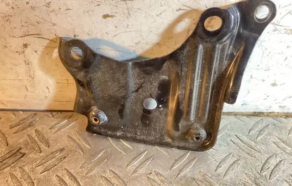 Toyota RAV 4 (XA40) Other engine bay part 