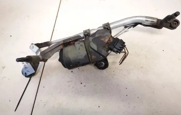 Peugeot 1007 Front wiper linkage and motor