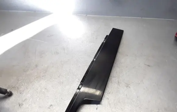 Volvo V60 Front door glass trim molding 30753999