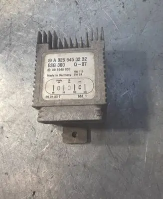 Mercedes-Benz A W168 Coolant fan relay A0255453232 ESG300 898940000
