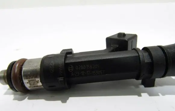 Opel Mokka X Fuel injector 0280158205