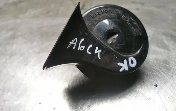 Audi A6 S6 C4 4A Horn signal