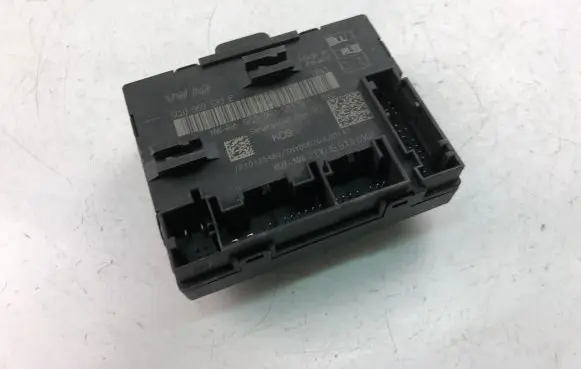 Volkswagen Golf VII Other control units/modules 5Q0959593E
