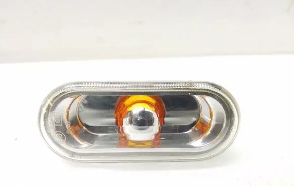 Seat Exeo (3R) Front fender indicator light 6L0949117A